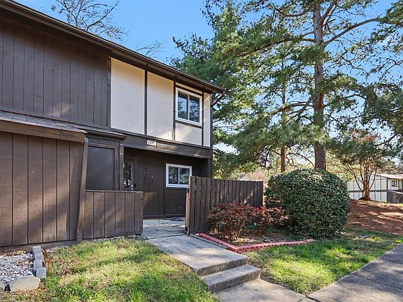 3rd image of 4271 Lake Ridge Dr