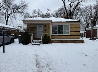 24240 Scotia Rd, Oak Park, MI 48237