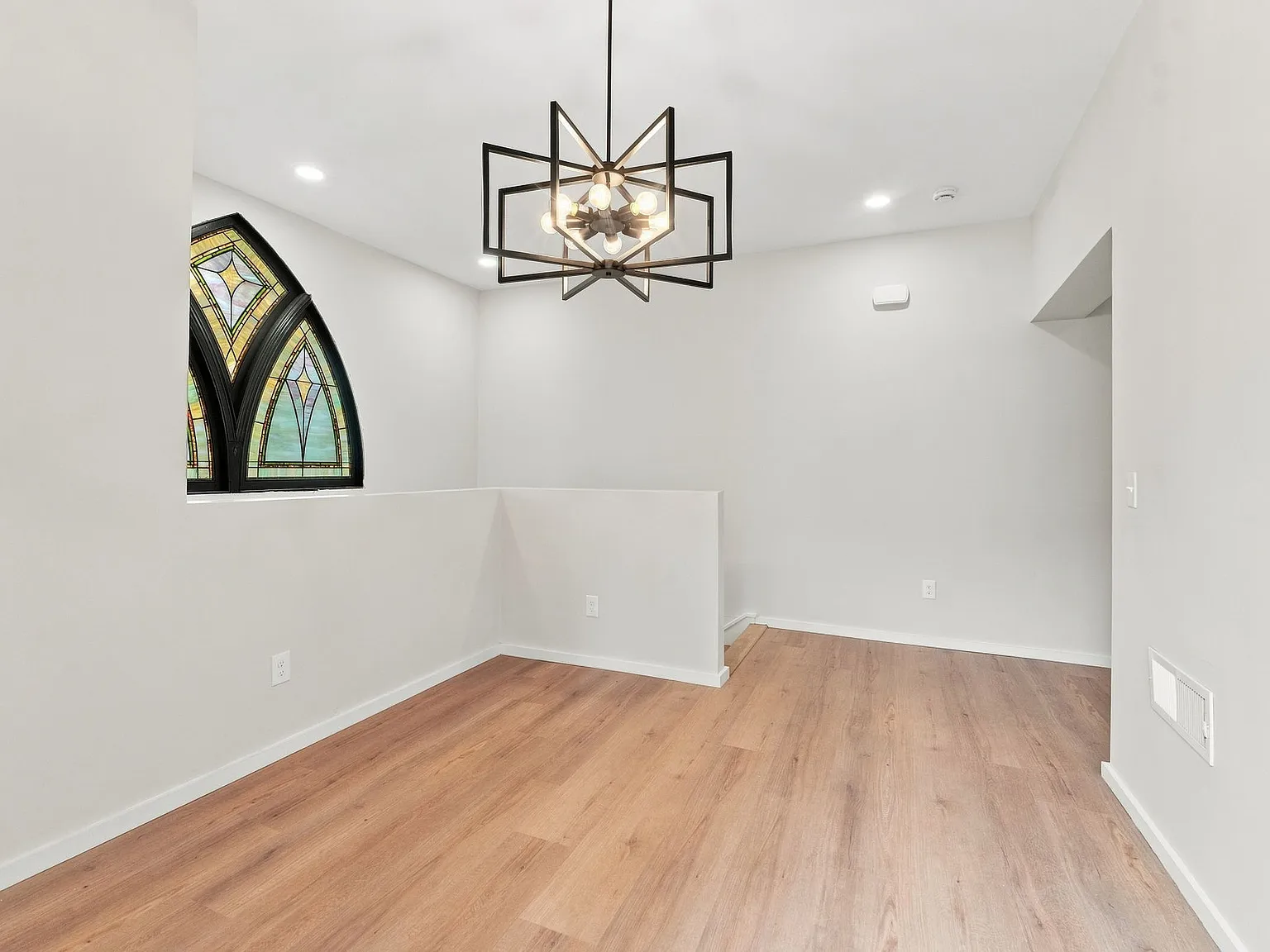 2 bed, 1750 sqft, $2,750 — Photo 4