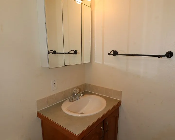2120 Thompson Dr — Photo 26