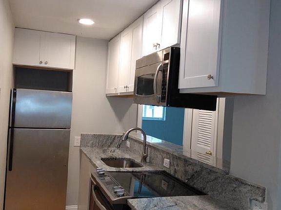 4th image of 1301 S Howard Ave APT A12