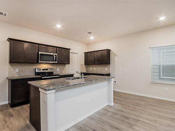 5th image of 15255 Estrella Ct W