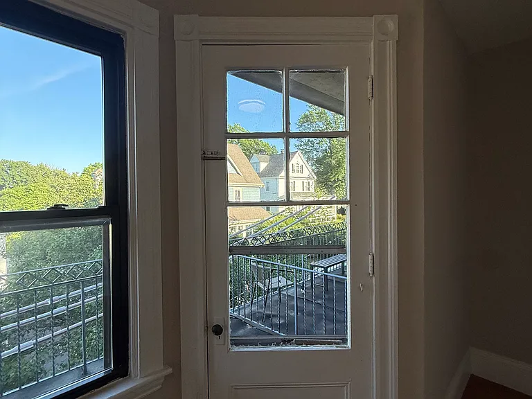 38 Walnut St #4 — Photo 7