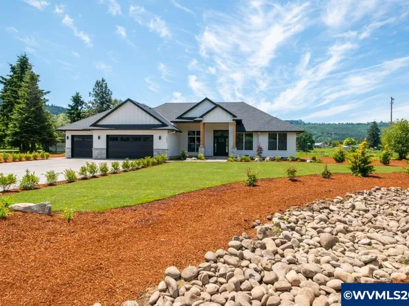 2420 Oak St, Lyons, OR 97358