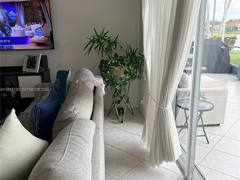 10390 Utopia Cir E — Photo 19