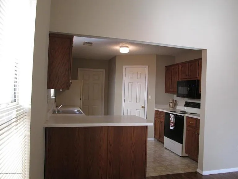 1028 We Ross Pkwy W — Photo 9