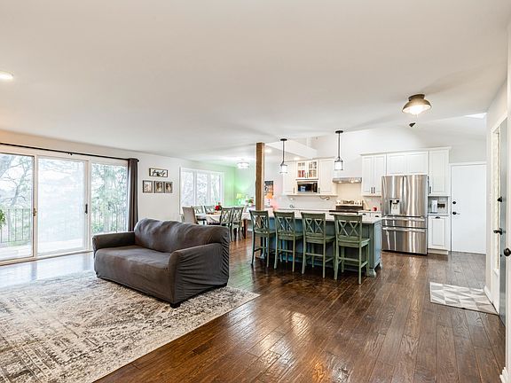 2nd image of 8218 Scenic Dr