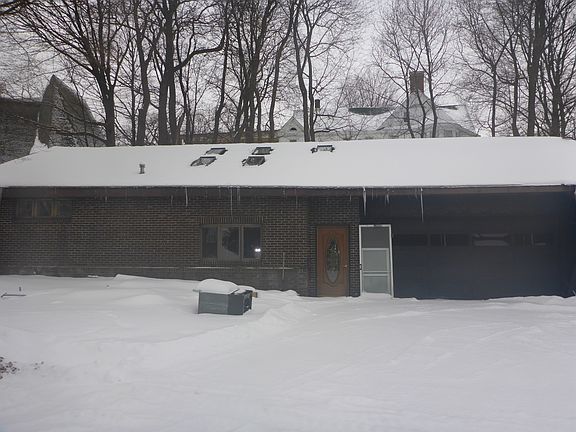 2nd image of 520 Garden St