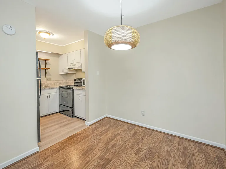 2727 Highland Ave S #204 — Photo 5