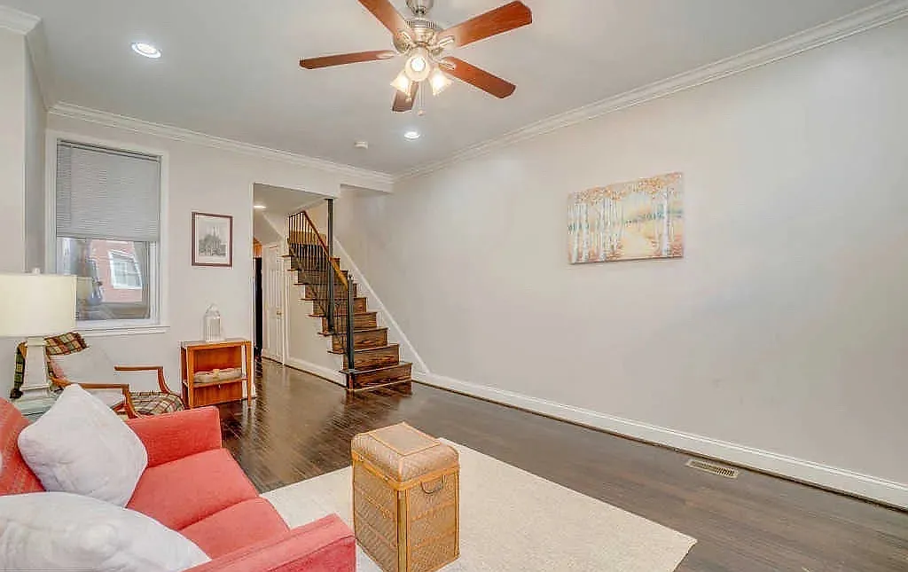 3 bed, 2016 sqft, $2,495 — Photo 3