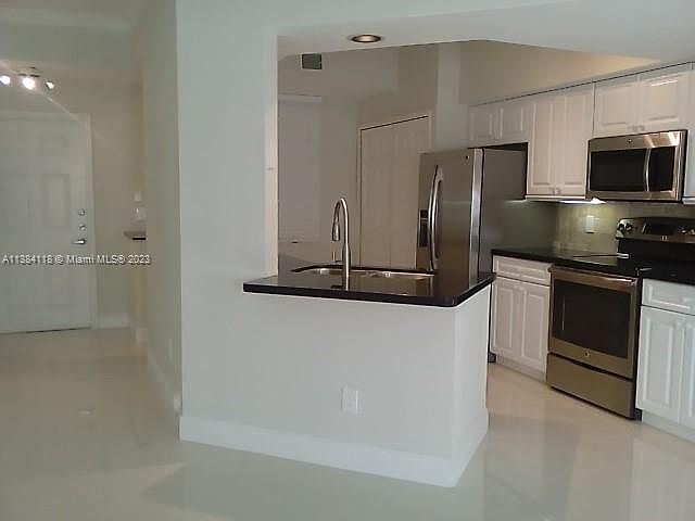 1st image of 3115 NE 184th St APT 4105