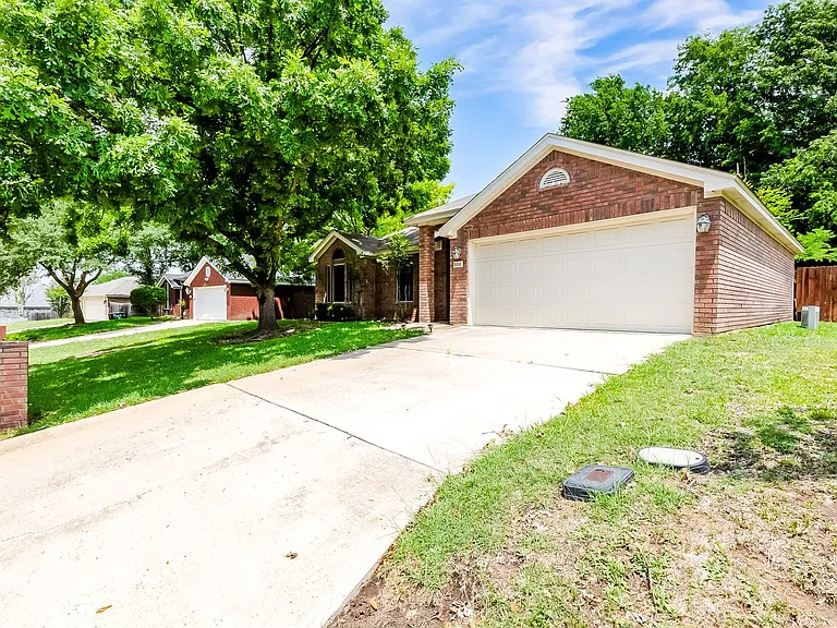 5316 Trail Dr — Photo 3