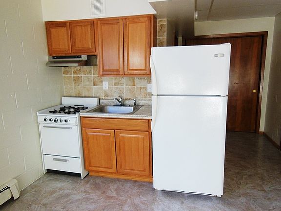 4th image of 1118 Dean St APT A