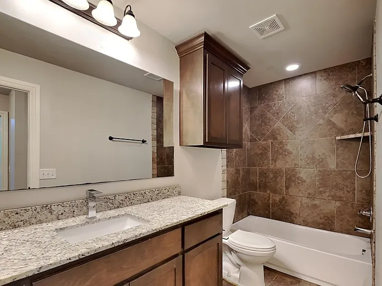 5720 Saint James Pl — Photo 16