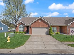 2424 Pickwick Ct, New Albany, IN 47150