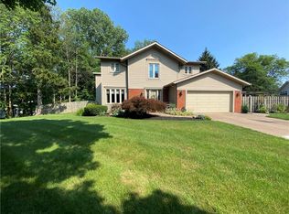 305 Greenhurst Dr, Erie, PA