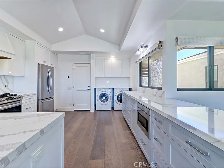 22831 Mariano Dr — Photo 5