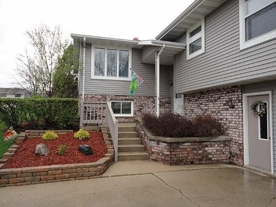 1st image of 614 Court Dr