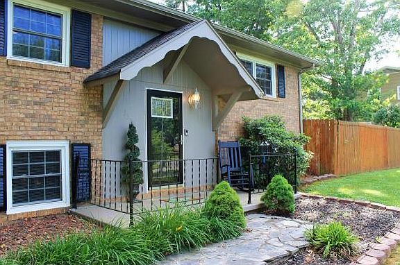 2nd image of 3304 Martindale Dr