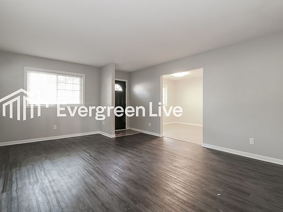 4th image of 3121 Aaron Dr