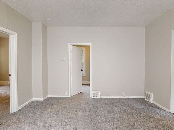 4th image of 3200 W 94th St