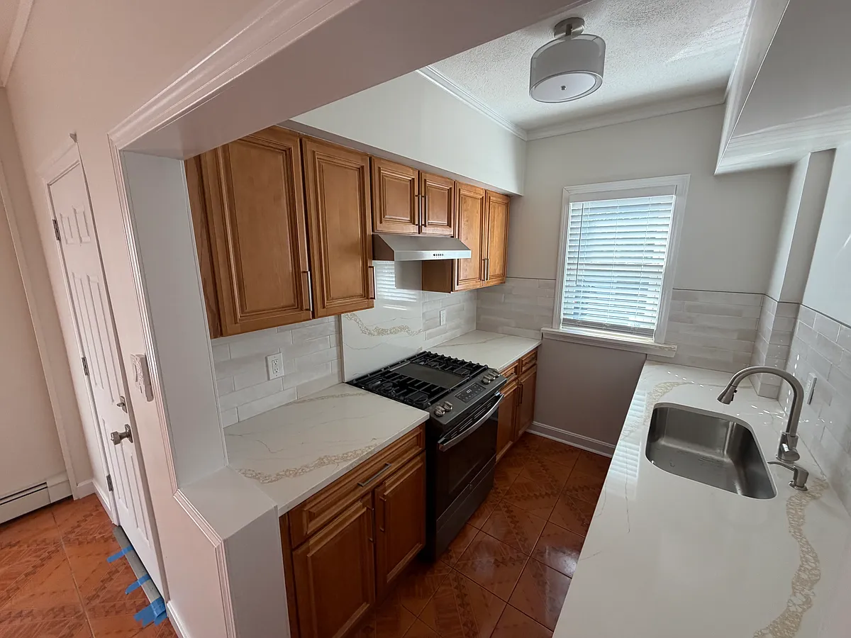 Building Photo - 419 West Ave #1