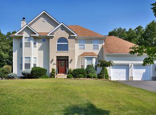 4 Magpie Ct, Jackson, NJ 08527