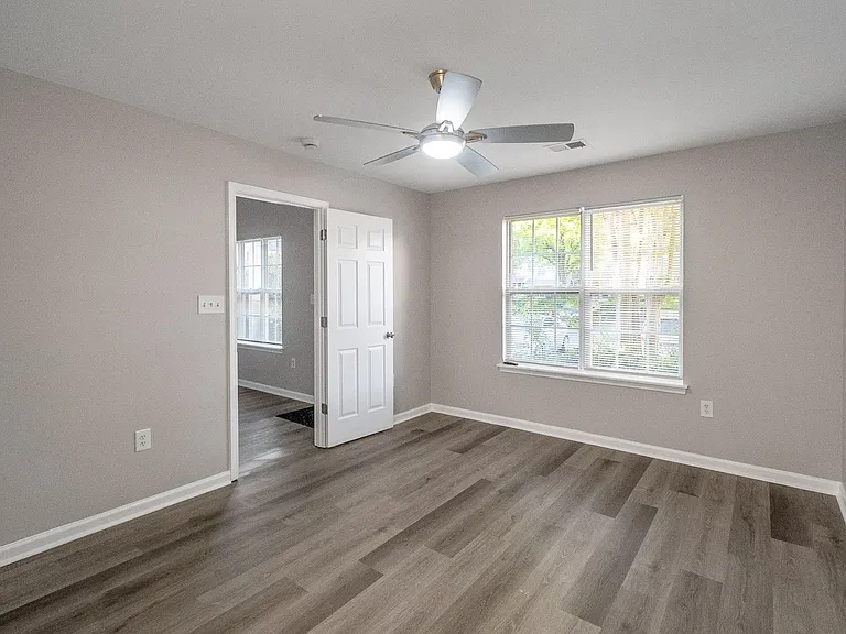 7819 Petrea Ln — Photo 16