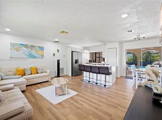 102 SE Whitmore Dr, Port Saint Lucie, FL 34984