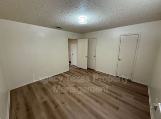 1700 Short St APT B, Cleburne, TX 76033