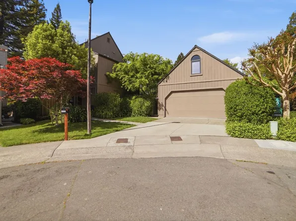 1325 Crofton Court, Healdsburg, CA 95448