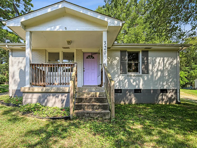 320 Oak St — Photo 23