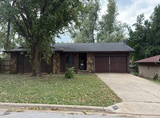 2516 W Hanover Dr, Springfield, MO 65807