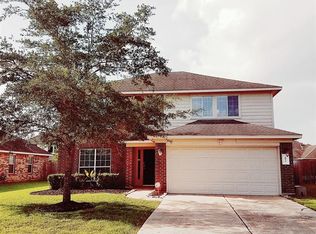 5811 Village Grove Dr, Pearland, TX 77581