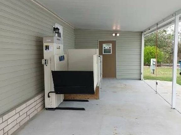 3rd image of 141 Lake Michigan Dr