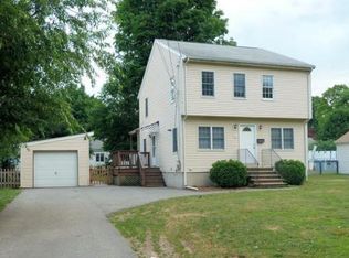 92 Oak St, Stoneham, MA 02180