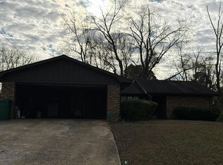 1843 Rollingwood Dr, Tupelo, MS 38801