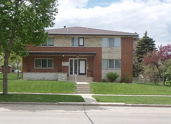 3913 S Packard Ave — Photo 3