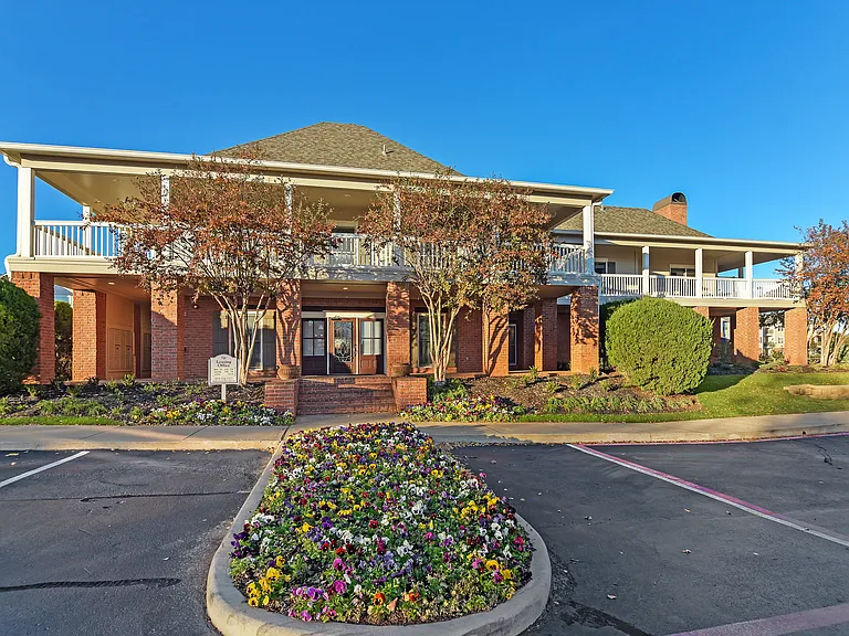 2051 W Cumberland Rd — Photo 30
