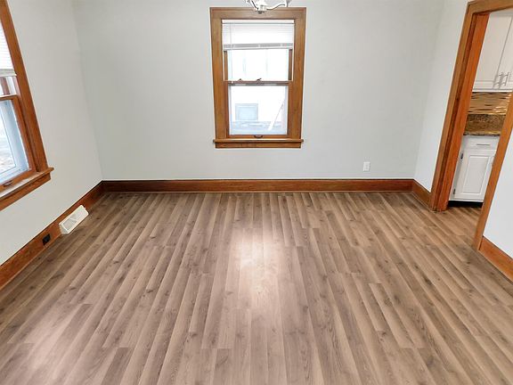 5th image of 523 Lawn Dr