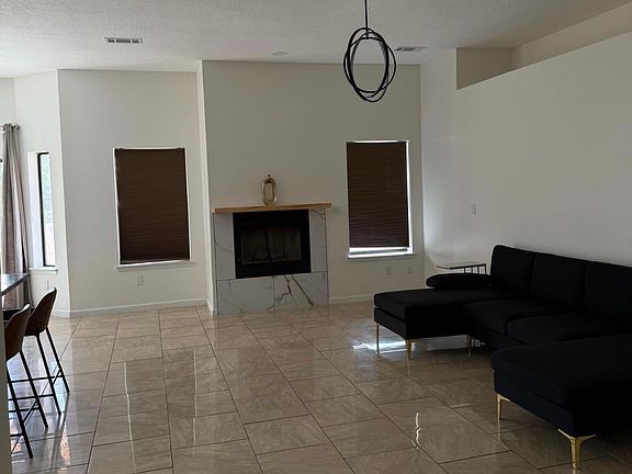 4th image of 7437 Saratoga Ln