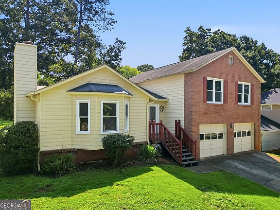 3rd image of 440 Hunters Cove Ct