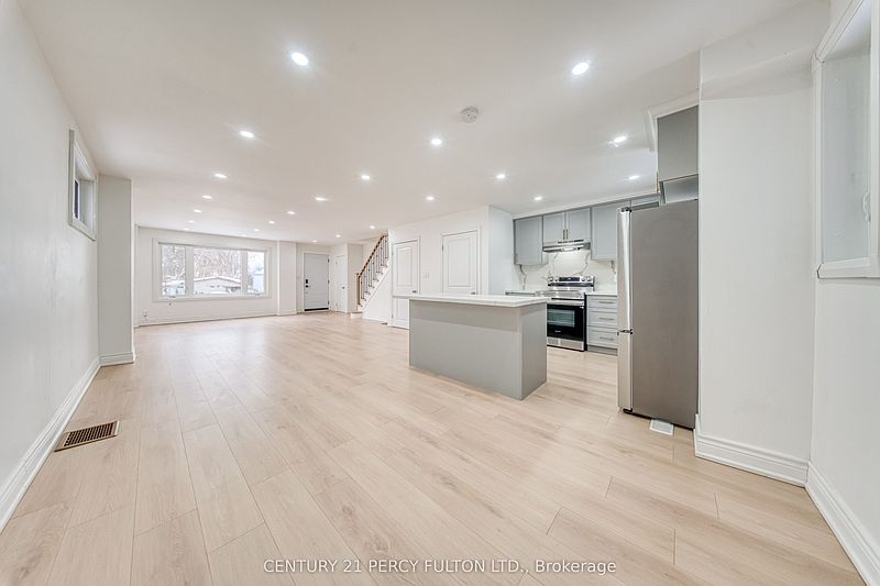 Toronto House for rent - 4 Bedrooms — photo 11