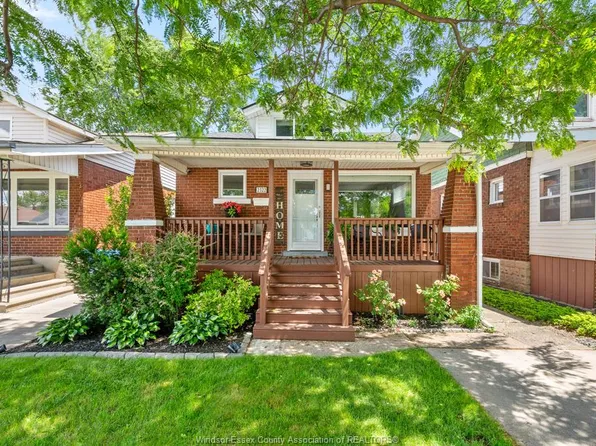 2322 Lillian Ave, Windsor, ON N8X 4B3