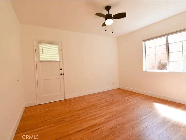 1570 N Verdugo Rd #B — Photo 10