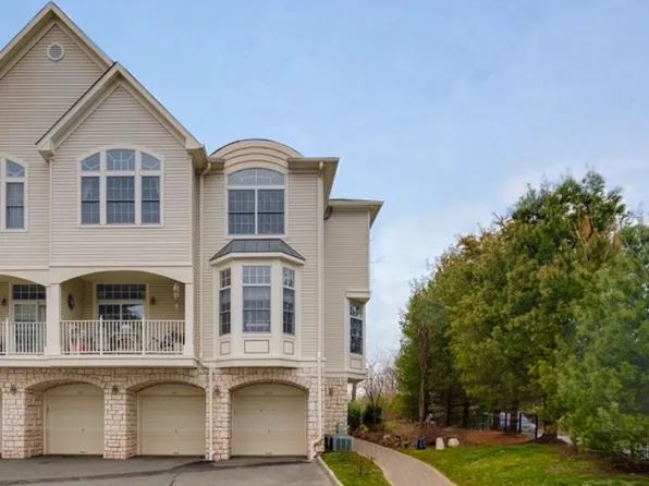 325 Edmonton Ct, Livingston, NJ 07039