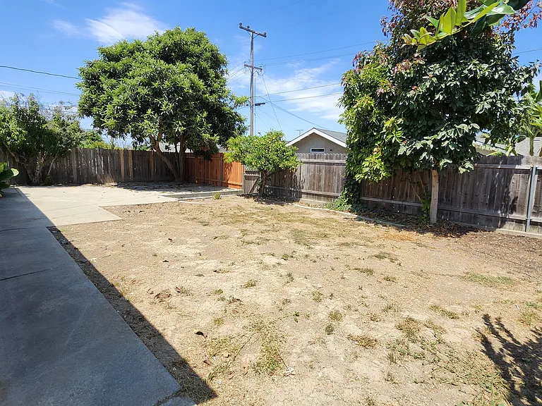 1509 E Oak Ave — Photo 18
