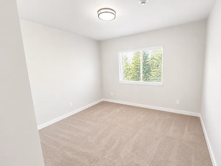 620 Red Table Apartments — Photo 16