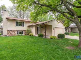 1609 E 56th St, Sioux Falls, SD 57103