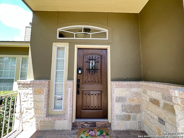 1303 Bluff Frst — Photo 4
